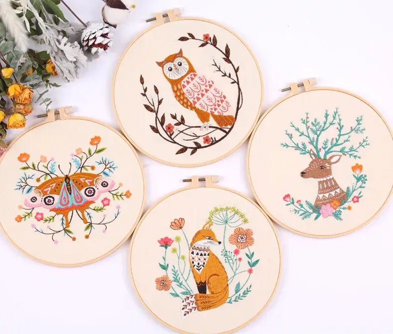Christmas Embroidery Wreath Kit - Kaiju Mafia