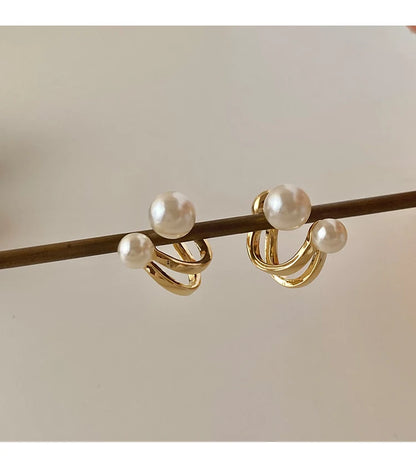 Retro Pearl Stud Earrings